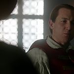 OUTLANDER_-_E1X06_THE_GARRISON_COMMANDER_2910.jpg