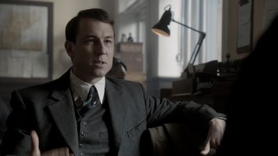 OUTLANDER_-_E1X08_BOTH_SIDES_NOW_0071.jpg
