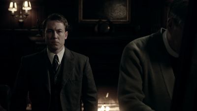 OUTLANDER_-_E1X08_BOTH_SIDES_NOW_0154.jpg