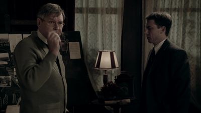 OUTLANDER_-_E1X08_BOTH_SIDES_NOW_0195.jpg
