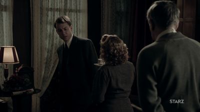 OUTLANDER_-_E1X08_BOTH_SIDES_NOW_0233.jpg