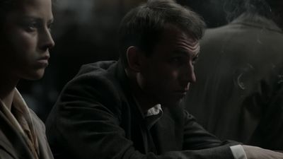 OUTLANDER_-_E1X08_BOTH_SIDES_NOW_0270.jpg
