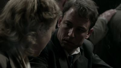 OUTLANDER_-_E1X08_BOTH_SIDES_NOW_0309.jpg