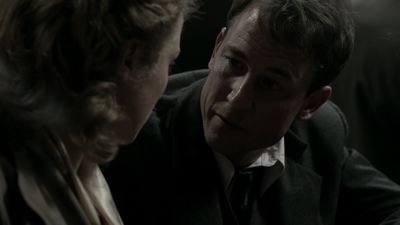OUTLANDER_-_E1X08_BOTH_SIDES_NOW_0315.jpg