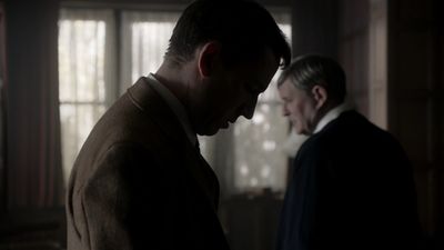 OUTLANDER_-_E1X08_BOTH_SIDES_NOW_0429.jpg