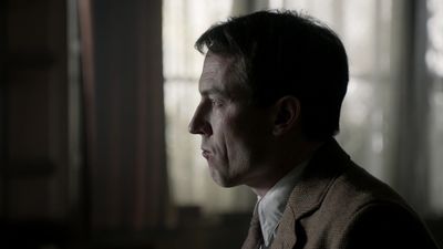 OUTLANDER_-_E1X08_BOTH_SIDES_NOW_0444.jpg