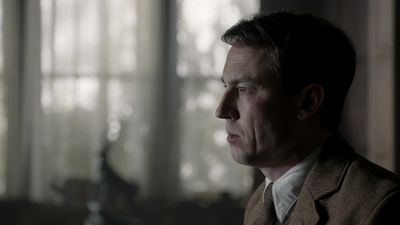 OUTLANDER_-_E1X08_BOTH_SIDES_NOW_0466.jpg