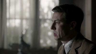 OUTLANDER_-_E1X08_BOTH_SIDES_NOW_0467.jpg
