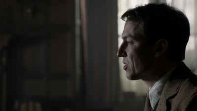 OUTLANDER_-_E1X08_BOTH_SIDES_NOW_0485.jpg