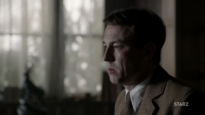 OUTLANDER_-_E1X08_BOTH_SIDES_NOW_0517.jpg