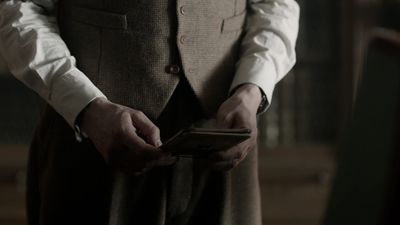 OUTLANDER_-_E1X08_BOTH_SIDES_NOW_0561.jpg