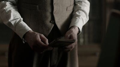OUTLANDER_-_E1X08_BOTH_SIDES_NOW_0562.jpg