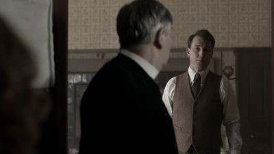 OUTLANDER_-_E1X08_BOTH_SIDES_NOW_0582.jpg