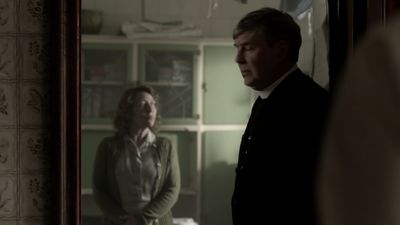 OUTLANDER_-_E1X08_BOTH_SIDES_NOW_0589.jpg