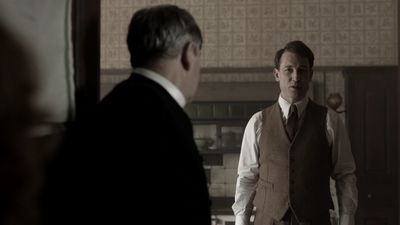 OUTLANDER_-_E1X08_BOTH_SIDES_NOW_0591.jpg