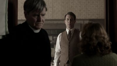 OUTLANDER_-_E1X08_BOTH_SIDES_NOW_0594.jpg