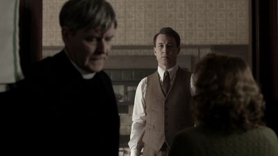 OUTLANDER_-_E1X08_BOTH_SIDES_NOW_0595.jpg