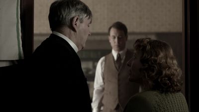 OUTLANDER_-_E1X08_BOTH_SIDES_NOW_0601.jpg