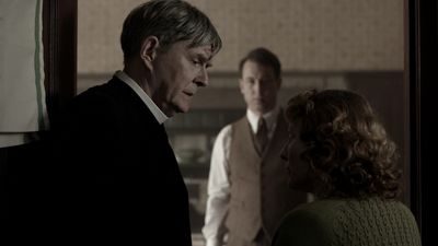 OUTLANDER_-_E1X08_BOTH_SIDES_NOW_0604.jpg