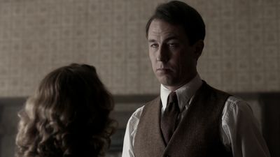 OUTLANDER_-_E1X08_BOTH_SIDES_NOW_0607.jpg