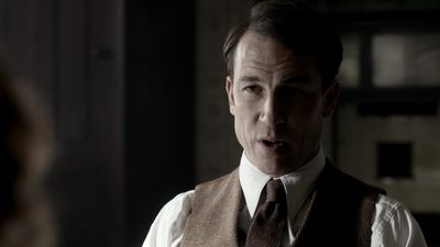 OUTLANDER_-_E1X08_BOTH_SIDES_NOW_0625.jpg