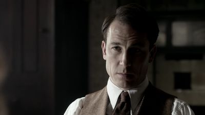 OUTLANDER_-_E1X08_BOTH_SIDES_NOW_0636.jpg