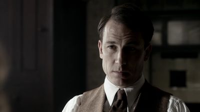 OUTLANDER_-_E1X08_BOTH_SIDES_NOW_0639.jpg