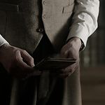 OUTLANDER_-_E1X08_BOTH_SIDES_NOW_0560.jpg