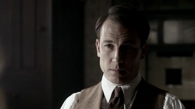 OUTLANDER_-_E1X08_BOTH_SIDES_NOW_0640.jpg