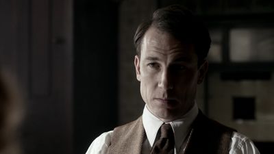 OUTLANDER_-_E1X08_BOTH_SIDES_NOW_0643.jpg