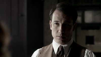 OUTLANDER_-_E1X08_BOTH_SIDES_NOW_0648.jpg