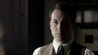OUTLANDER_-_E1X08_BOTH_SIDES_NOW_0674.jpg