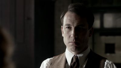 OUTLANDER_-_E1X08_BOTH_SIDES_NOW_0675.jpg