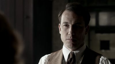 OUTLANDER_-_E1X08_BOTH_SIDES_NOW_0676.jpg