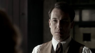 OUTLANDER_-_E1X08_BOTH_SIDES_NOW_0680.jpg