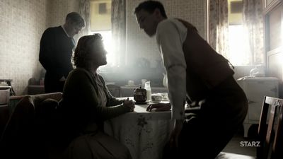 OUTLANDER_-_E1X08_BOTH_SIDES_NOW_0684.jpg