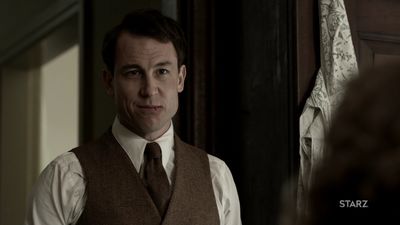 OUTLANDER_-_E1X08_BOTH_SIDES_NOW_0701.jpg