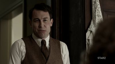 OUTLANDER_-_E1X08_BOTH_SIDES_NOW_0703.jpg