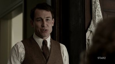 OUTLANDER_-_E1X08_BOTH_SIDES_NOW_0704.jpg