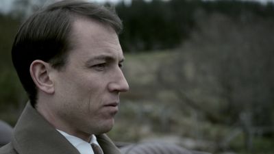 OUTLANDER_-_E1X08_BOTH_SIDES_NOW_0760.jpg