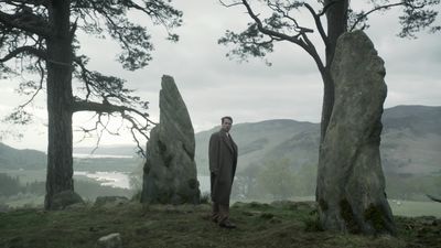 OUTLANDER_-_E1X08_BOTH_SIDES_NOW_0800.jpg