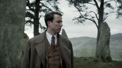 OUTLANDER_-_E1X08_BOTH_SIDES_NOW_0813.jpg