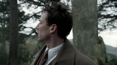 OUTLANDER_-_E1X08_BOTH_SIDES_NOW_0823.jpg