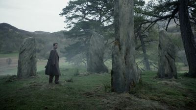 OUTLANDER_-_E1X08_BOTH_SIDES_NOW_0838.jpg