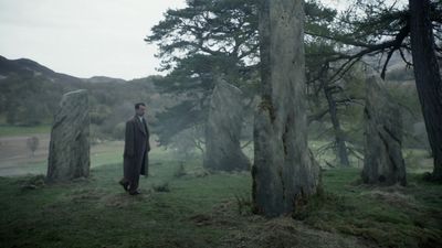 OUTLANDER_-_E1X08_BOTH_SIDES_NOW_0839.jpg