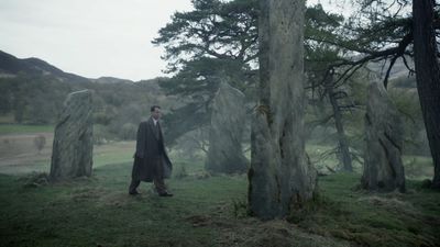 OUTLANDER_-_E1X08_BOTH_SIDES_NOW_0840.jpg