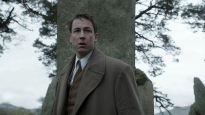 OUTLANDER_-_E1X08_BOTH_SIDES_NOW_0886.jpg