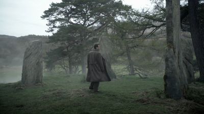 OUTLANDER_-_E1X08_BOTH_SIDES_NOW_0905.jpg