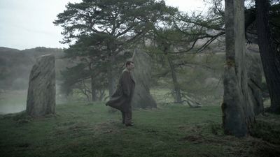 OUTLANDER_-_E1X08_BOTH_SIDES_NOW_0906.jpg