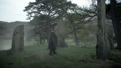 OUTLANDER_-_E1X08_BOTH_SIDES_NOW_0907.jpg